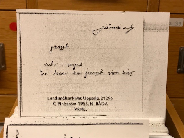 Lapp med ordet jämt från Värmlandt ur dialektsamlingarna i Uppsala